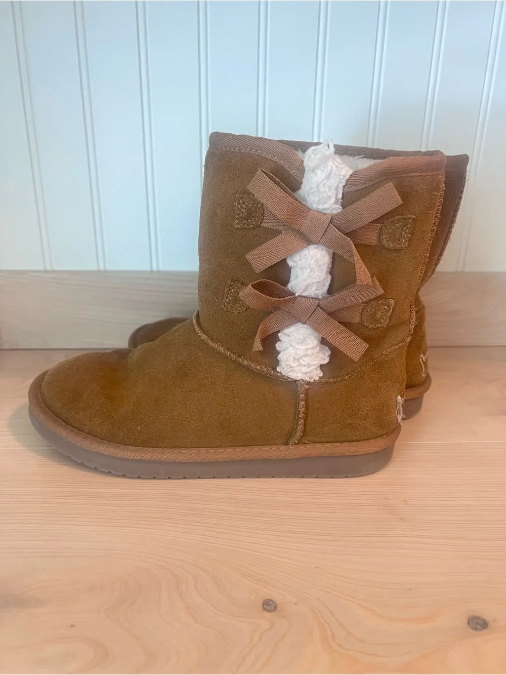 Koolaburra Ugg Bow Suede Boots - sz 4
